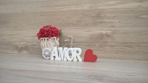 Palavra AMOR - linha BK + mini coração