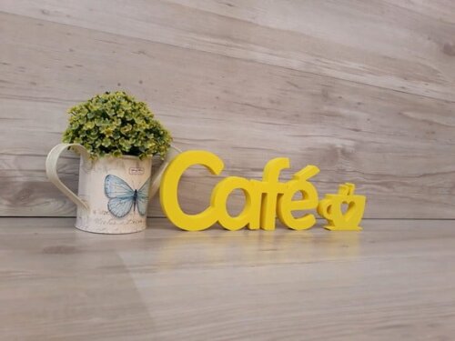 Palavra decorativa Café + escultura xícara