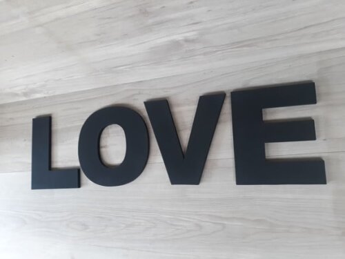 Palavra Decorativa de Parede LOVE
