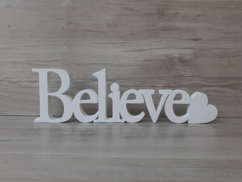 Palavra Decorativa em MDF Believe com coração