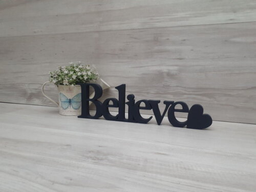 Palavra Decorativa em mdf Believe com Coração
