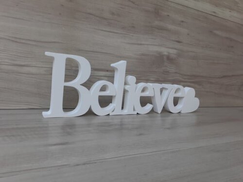 Palavra Decorativa em MDF Believe com coração