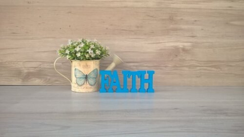Palavra decorativa FAITH - linha BK
