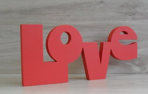 Palavra Decorativa Love Modelo Retrô