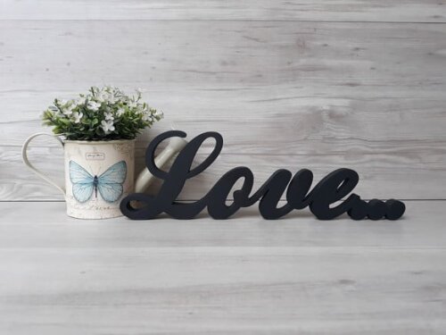 Palavra decorativa Love... - clássico