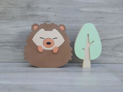 Porco Espinho + Árvore de Mesa em mdf - 15 cm