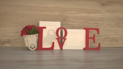 Porta Retrato Duplo LOVE Vermelho