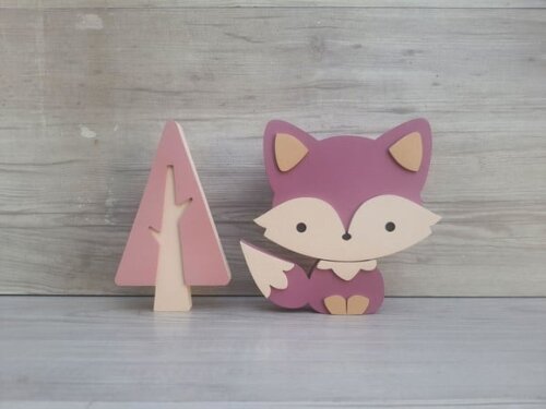 Raposa de Mesa + Pinheiro Escandinavo em mdf - 15 cm