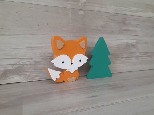 Raposa de Mesa + Pinheiro Escandinavo em mdf - 15 cm