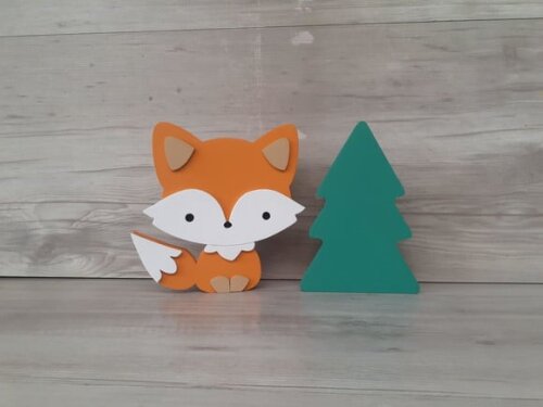 Raposa de Mesa + Pinheiro Escandinavo em mdf - 15 cm