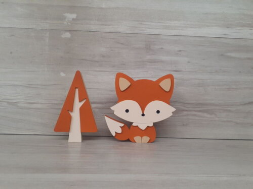 Raposa de Mesa + Pinheiro Escandinavo em mdf - 15 cm