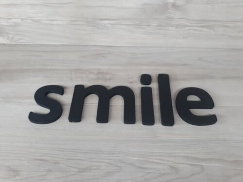 Smile - Palavra Decorativa de Parede em mdf