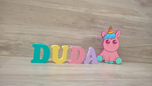 Unicórnio Bebê + Nome de Mesa em mdf