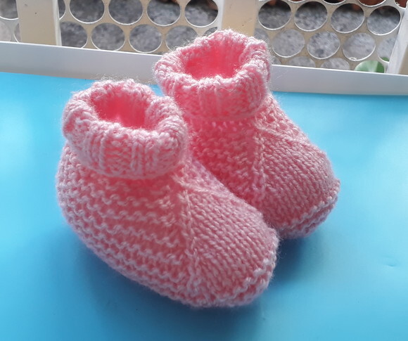 Botinha Rosa em Tricô