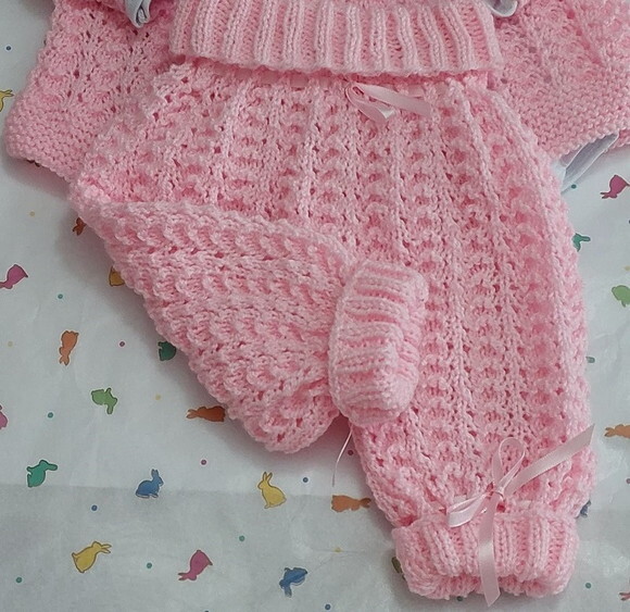 Conjuntinho Rosa em Tricô - Casaquinho e Calça Comprida