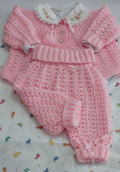 Conjuntinho Rosa em Tricô - Casaquinho e Calça Comprida