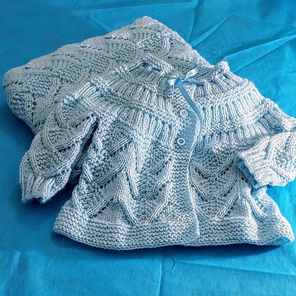 Conjuntinho Azul em Tricô para Bebê - Manta e Casaquinho