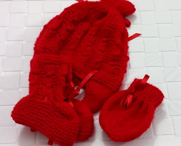 Conjunto Tricô: Gorrinho Sapatinho e Luvinha