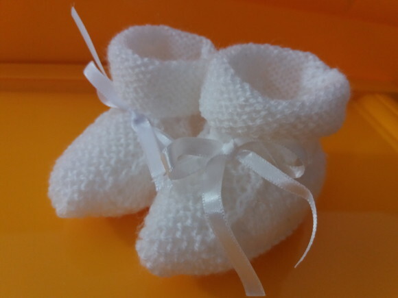 Sapatinho Branco Tricô Bebê