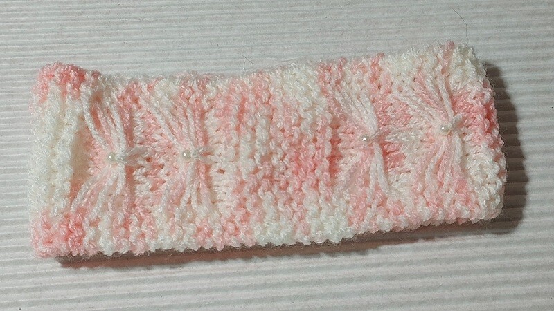 Tiara para bebê em tricô