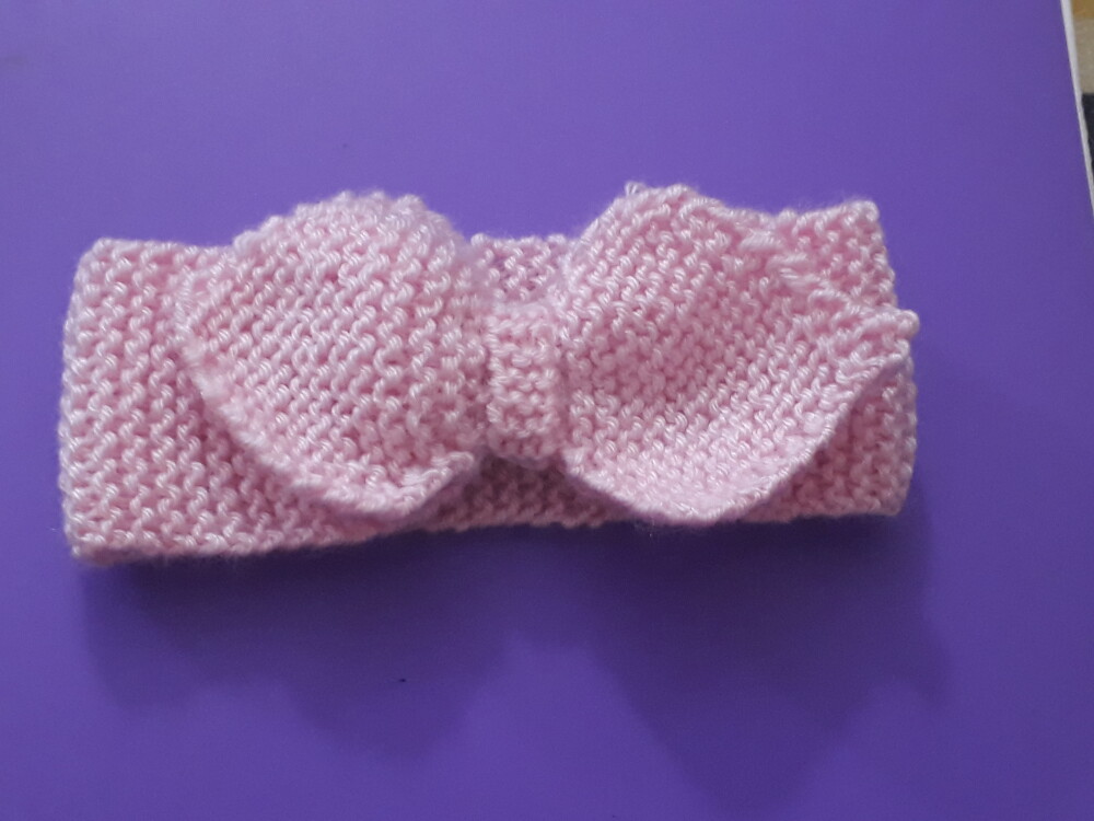 Tiara para bebê em tricô