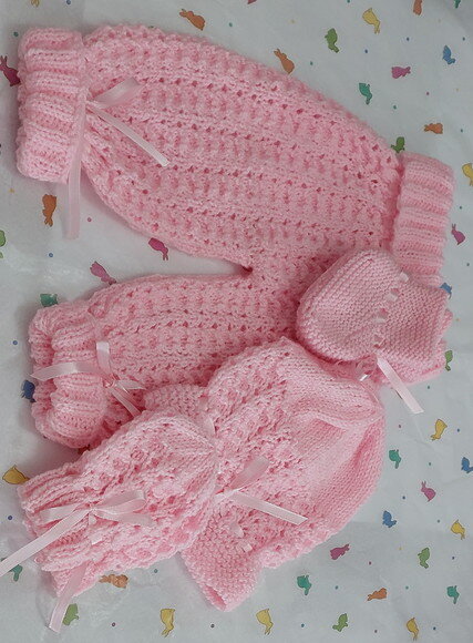 Conjuntinho Rosa em Tricô - Calça Comprida, Gorrinho, Sapati