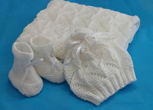 Conjunto em Tricô Bebê: Manta, Gorro, Sapatinho e Luvinha