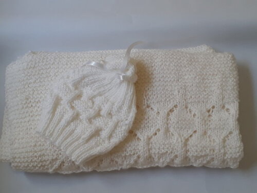 Conjunto em Tricô: Manta e Gorrinho para Bebê
