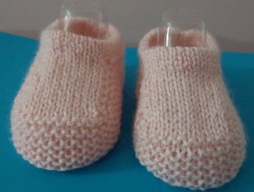 Sapatinho de Tricô Rosa Clarinho para Bebê