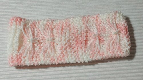 Tiara para bebê em tricô