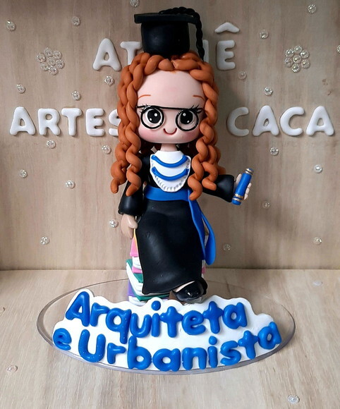 Boneca formanda arquitetura e urbanismo