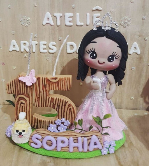Topo de bolo debutante