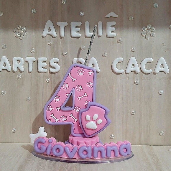 Vela menina cachorrinha.