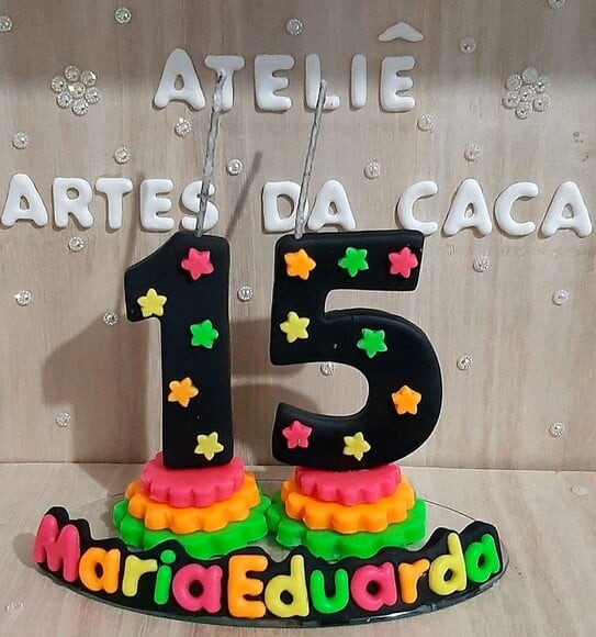 Vela personalizada festa neon.