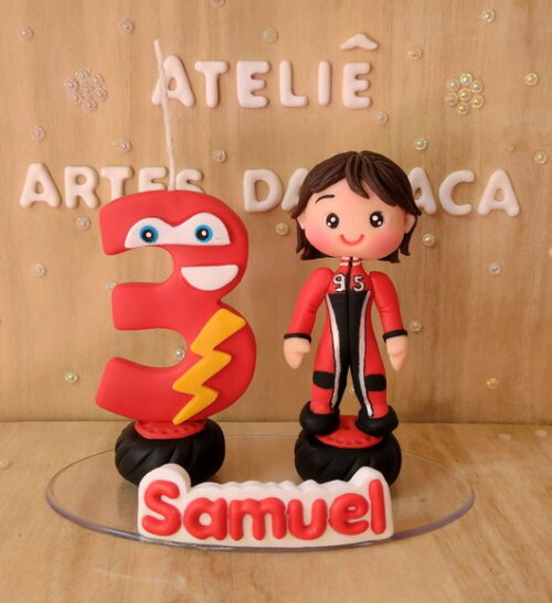 Topo de bolo em biscuit Carros