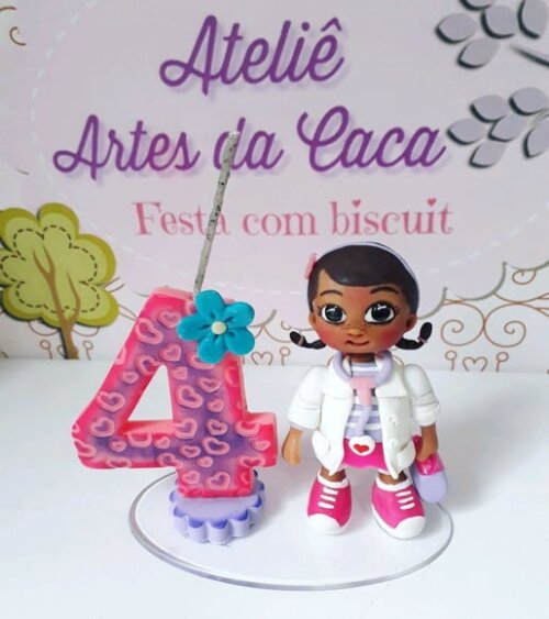 Topo de bolo em biscuit Dr. Brinquedos.