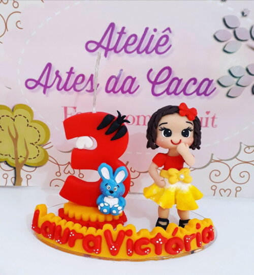Topo em biscuit dentuça