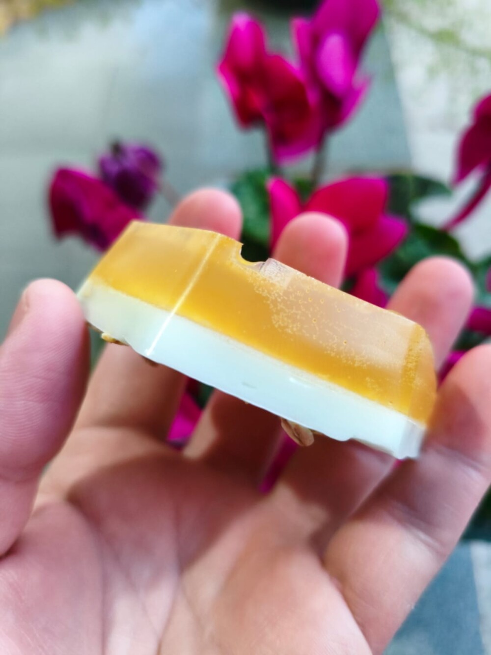SABONETE GLICERINADO ARTESANAL DE AVEIA E MEL PURO 75G