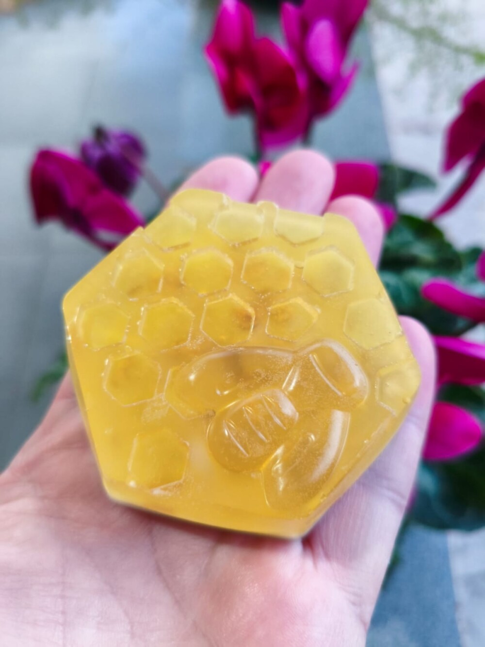 SABONETE GLICERINADO ARTESANAL DE AVEIA E MEL PURO 75G