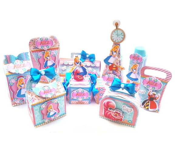 30 Lembrancinhas Personalizadas Alice no Pais das Maravilhas