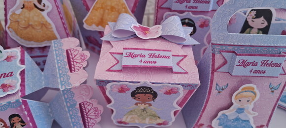 Kit Festa: 30 Lembrancinhas as Princesas Disney Caixinhas