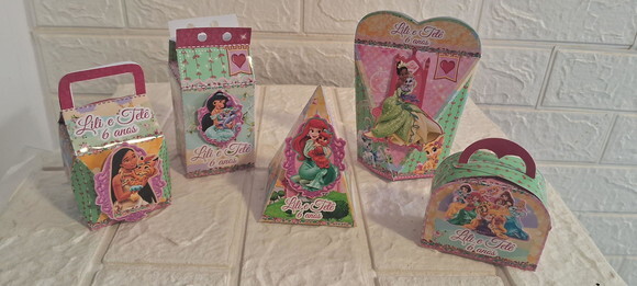 Kit Personalizados Princesas Lembrancinha Festa 25 Caixinhas