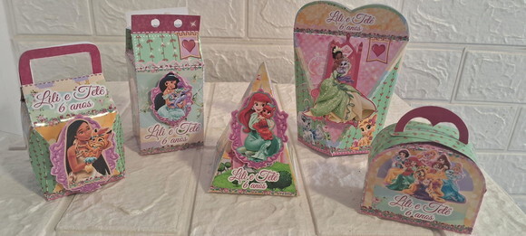 Kit Personalizados Princesas Lembrancinha Festa 25 Caixinhas