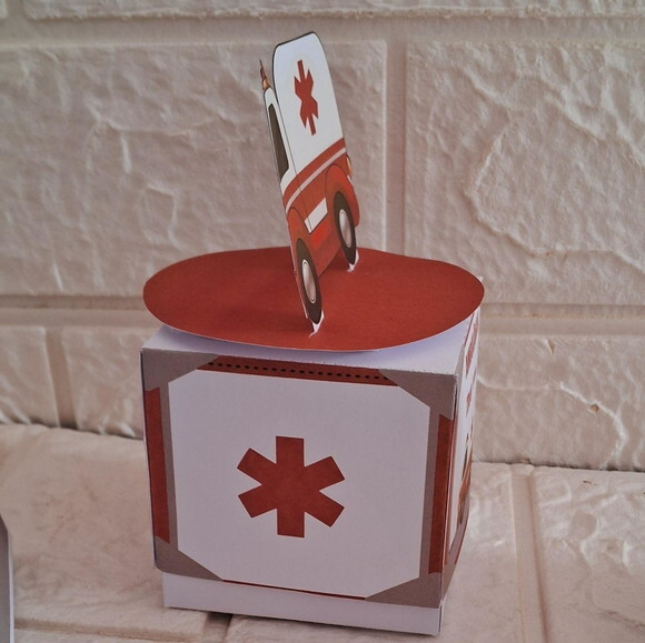 Lembrancinha Ambulância Caixa Cubo 3d Festa Aniversário