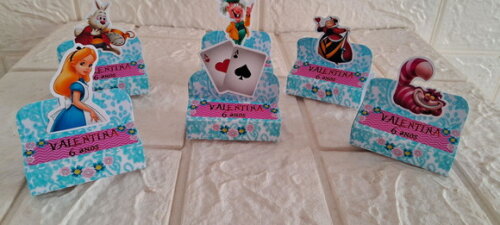30 Lembrancinhas Personalizadas Alice no Pais das Maravilhas