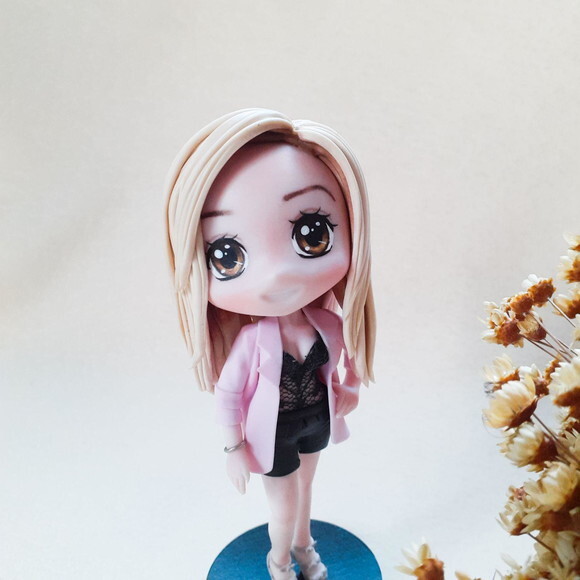 Boneca personalizada em biscuit