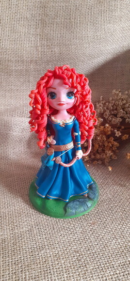 Boneca Princesa Mérida Valente em Biscuit