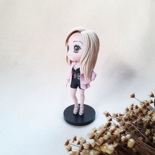Boneca personalizada em biscuit