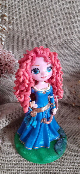 Boneca Princesa Mérida Valente em Biscuit