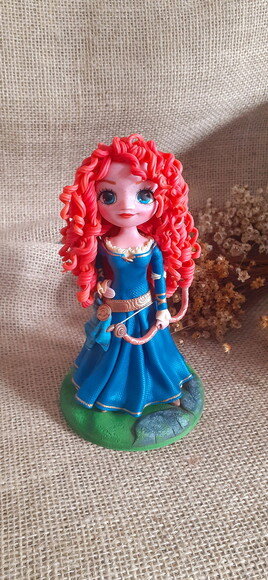 Boneca Princesa Mérida Valente em Biscuit